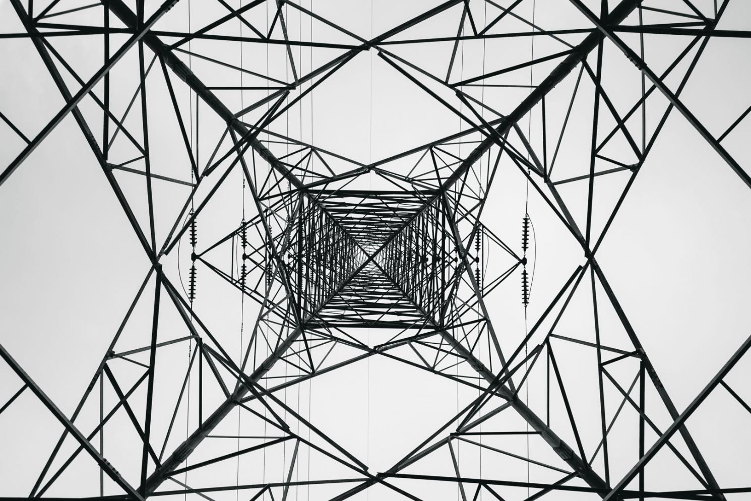 Étudiants internationaux explorant l'énergie géothermique à travers des masterclasses en ligne